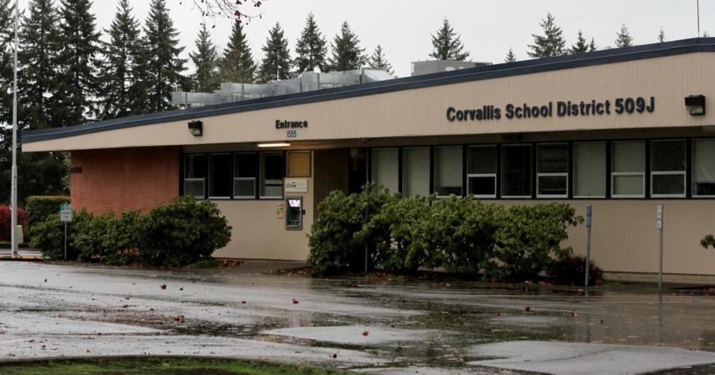 District Communication Still an&nbsp;Issue